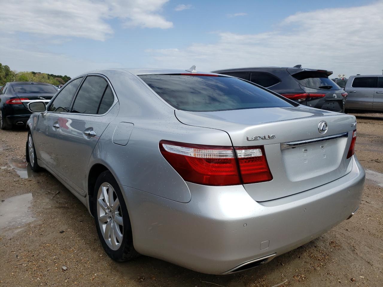 Photo 3 from auction – 2007 LEXUS LS 460 with VIN JTHBL46F675039271
