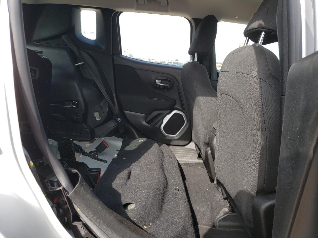 Photo 6 from auction – 2018 JEEP RENEGADE S with VIN ZACCJBAB6JPH85366
