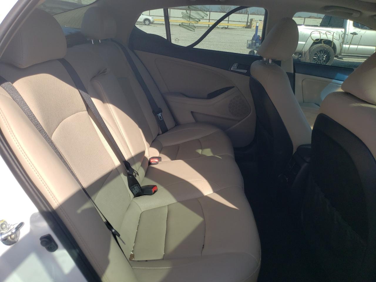 Photo 6 from auction – 2015 KIA OPTIMA EX with VIN 5XXGN4A7XFG463788