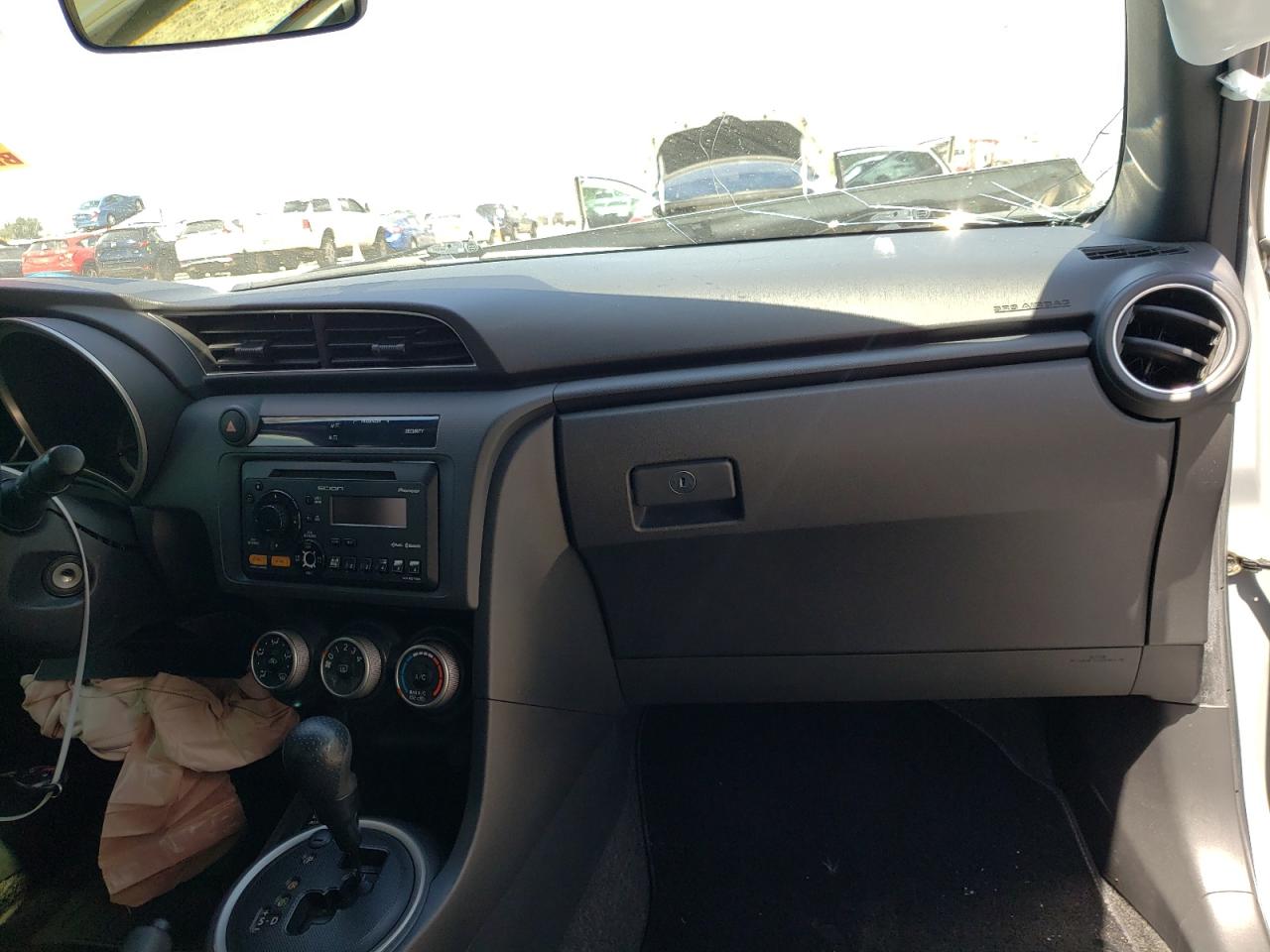 Photo 5 from auction – 2013 TOYOTA SCION TC with VIN JTKJF5C74D3063799