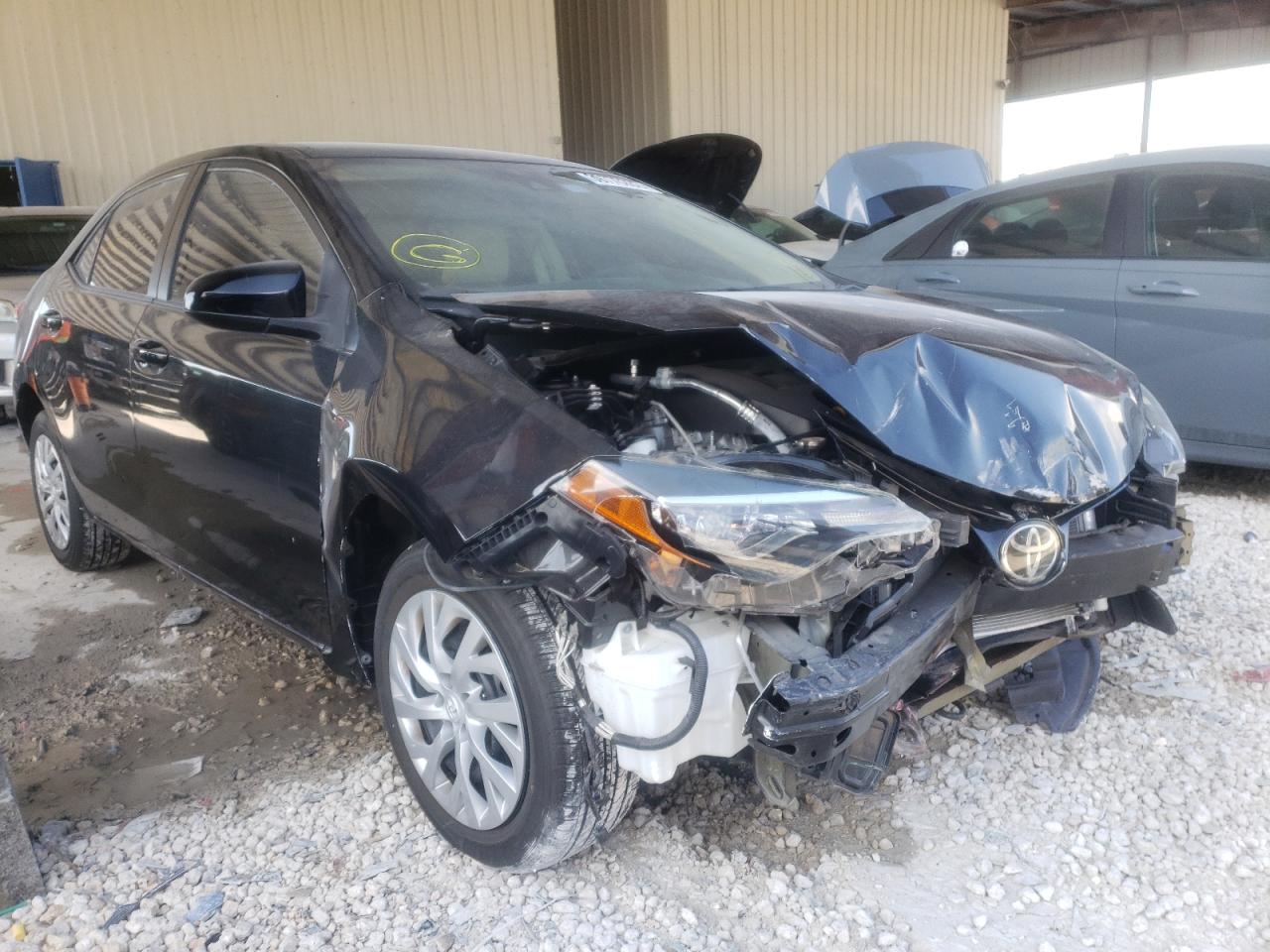 TOYOTA COROLLA L 2017 con VIN 5YFBURHEXHP696109 - Foto de la subasta