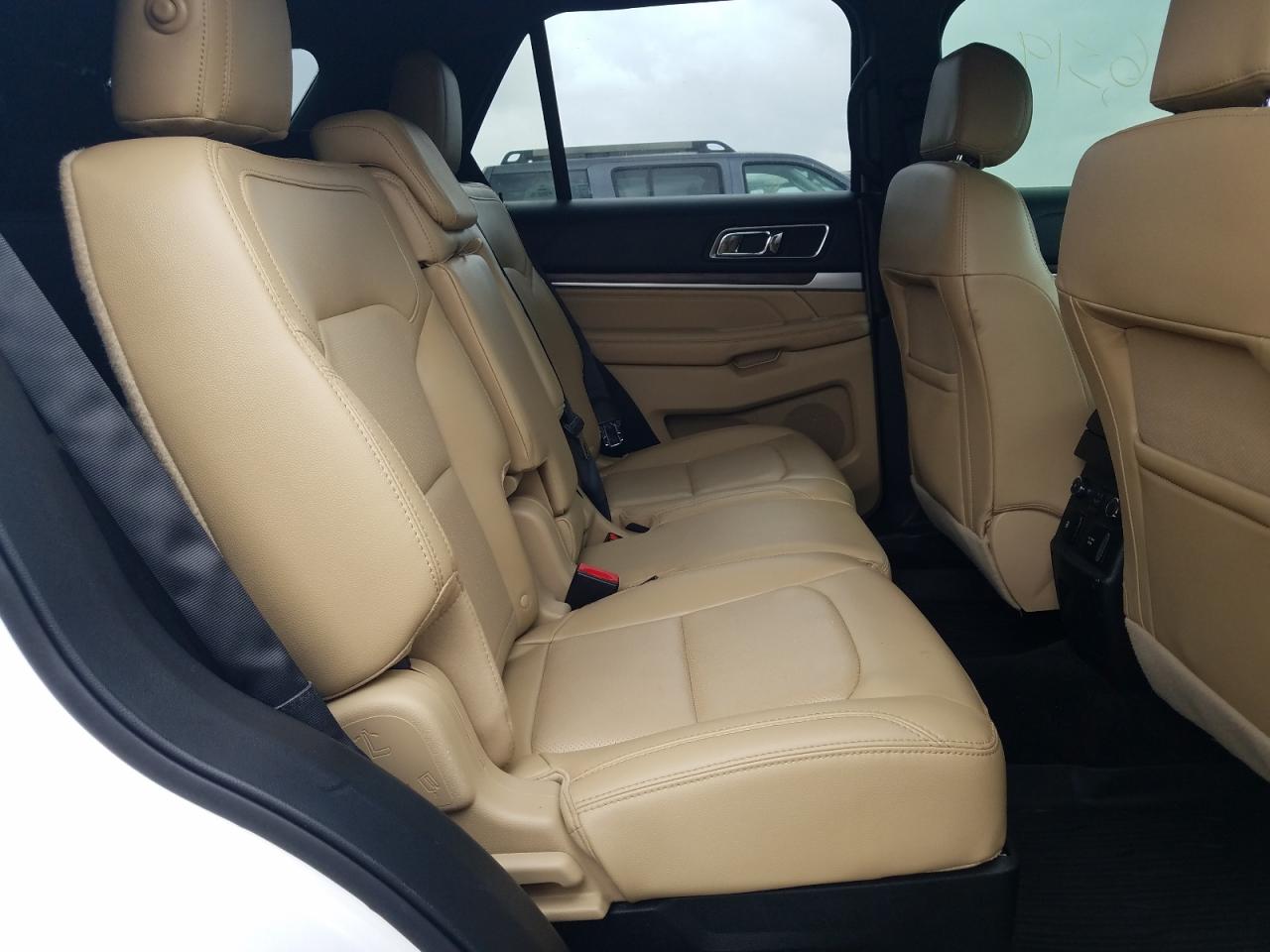 Photo 6 from auction – 2017 FORD EXPLORER L with VIN 1FM5K7F85HGB26889