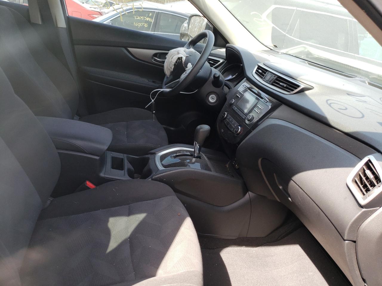Photo 5 from auction – 2016 NISSAN ROGUE S with VIN KNMAT2MVXGP724180
