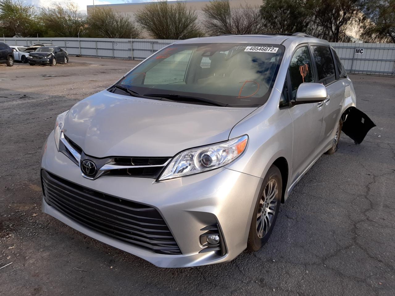 Photo 2 from auction – 2020 TOYOTA SIENNA XLE with VIN 5TDYZ3DC7LS080669
