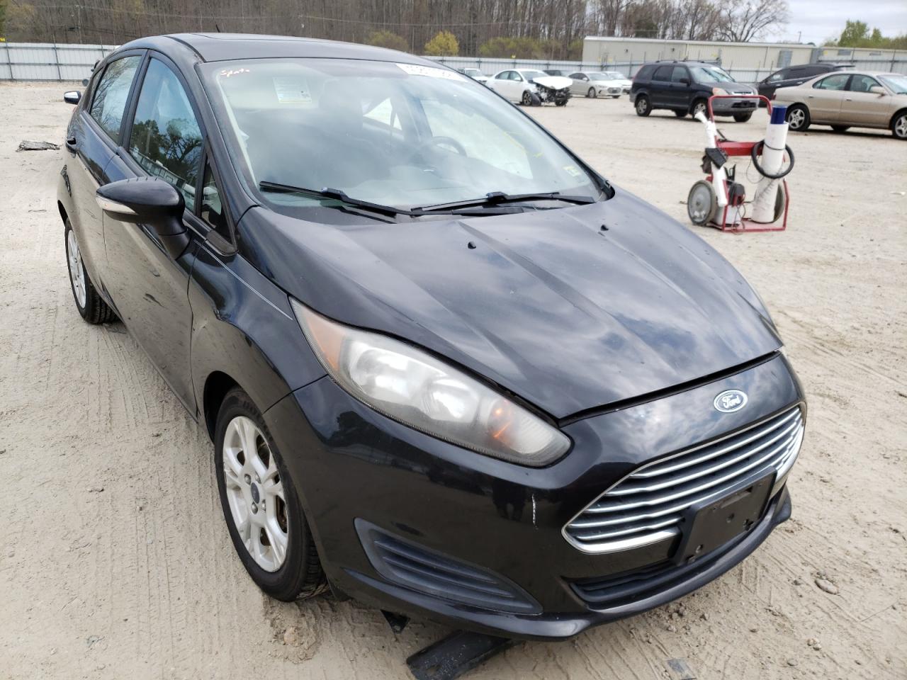 FORD FIESTA SE 2015 with VIN 3FADP4EJ8FM100462 - Photo from auction