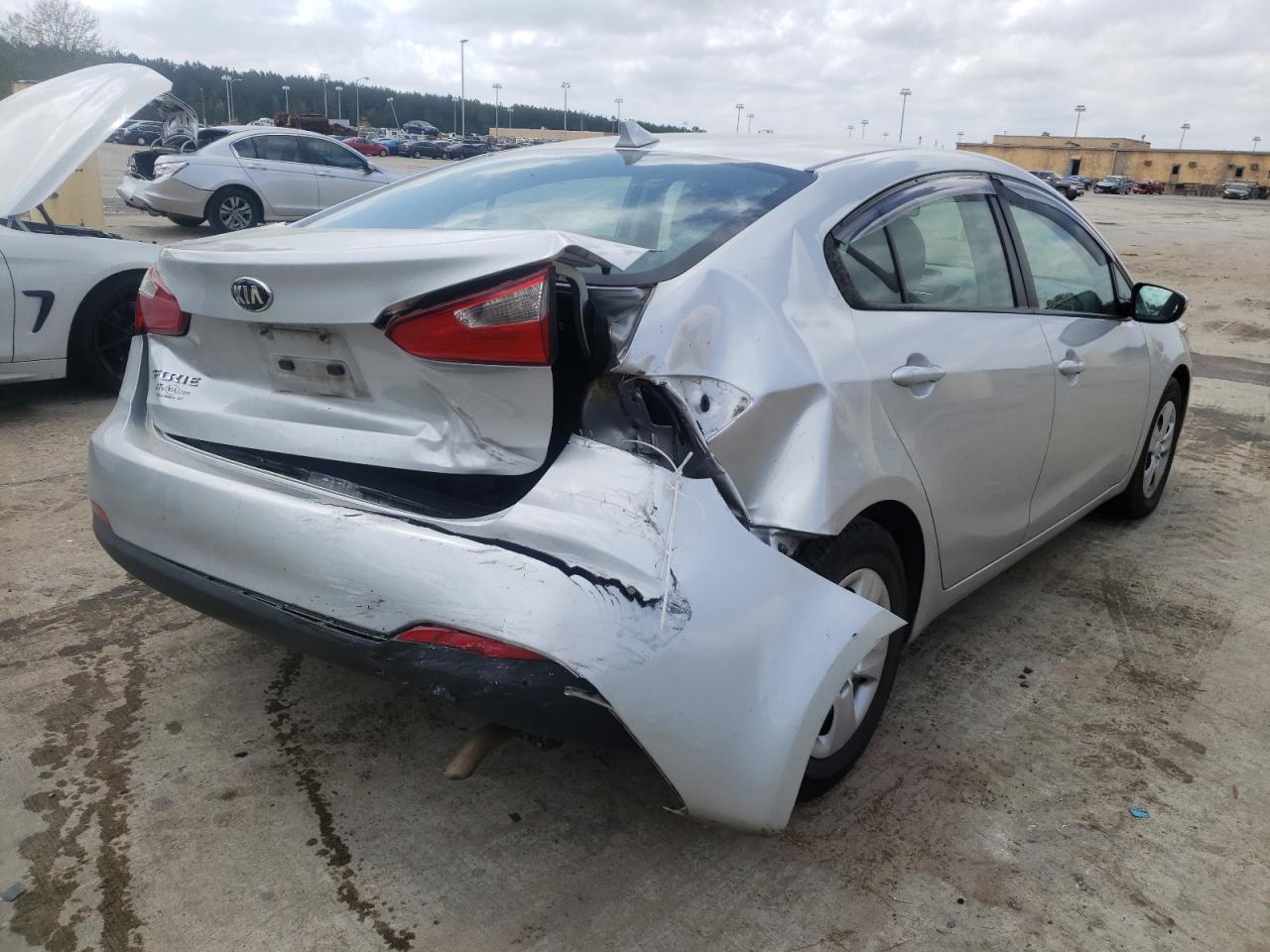Photo 4 from auction – 2016 KIA FORTE LX with VIN KNAFK4A60G5539162