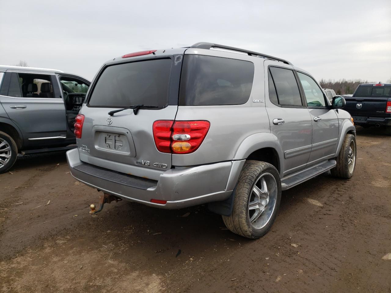 Photo 4 from auction – 2003 TOYOTA SEQUOIA LI with VIN 5TDBT48A03S152883