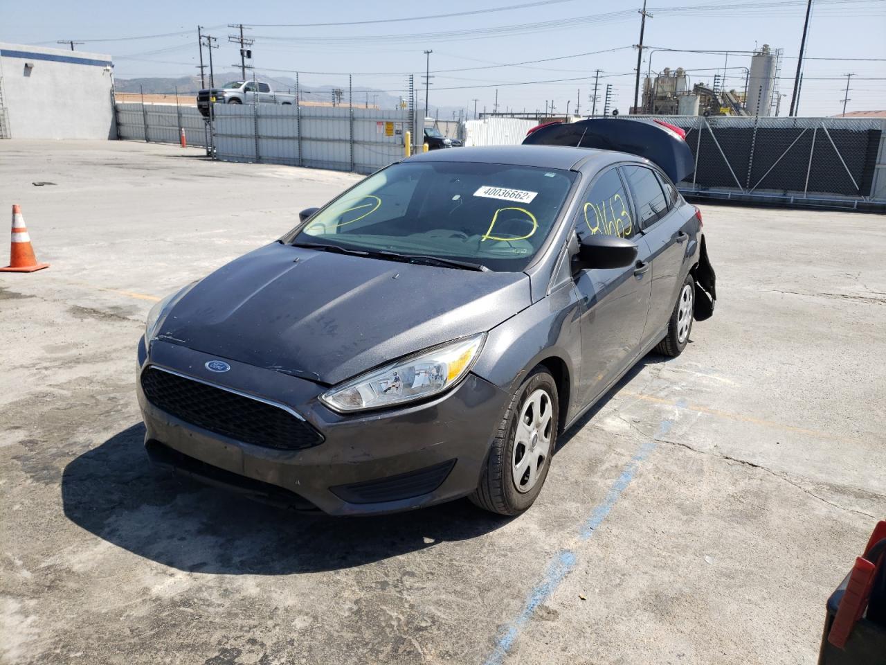 Photo 2 from auction – 2017 FORD FOCUS S with VIN 1FADP3E24HL325162