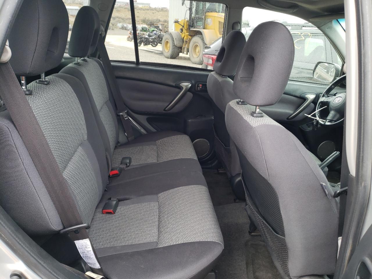 Photo 6 from auction – 2004 TOYOTA RAV4 with VIN JTEHD20V246021266