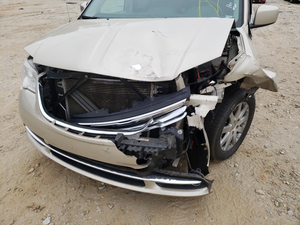 Photo 9 from auction – 2015 CHRYSLER TOWN & COU with VIN 2C4RC1BG5FR510230