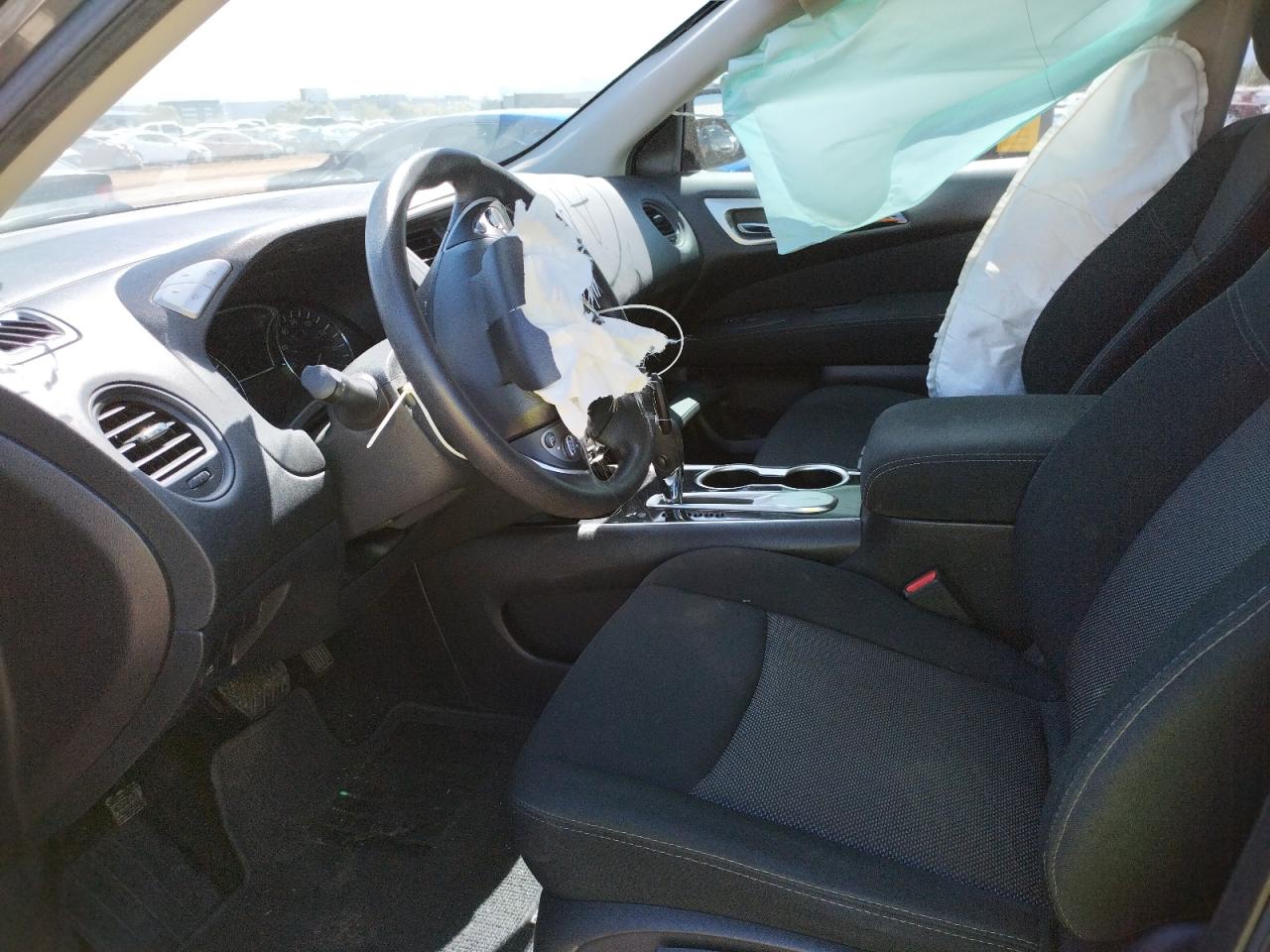 Photo 5 from auction – 2017 NISSAN PATHFINDER with VIN 5N1DR2MN7HC668537