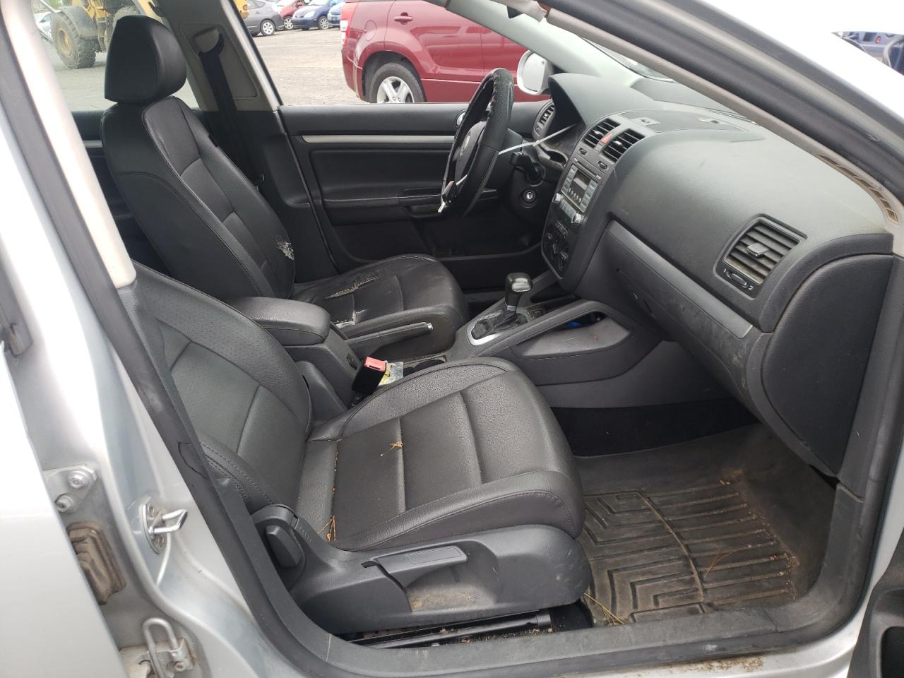 Photo 5 from auction – 2007 VOLKSWAGEN JETTA WOLF with VIN 3VWEG71K67M162875
