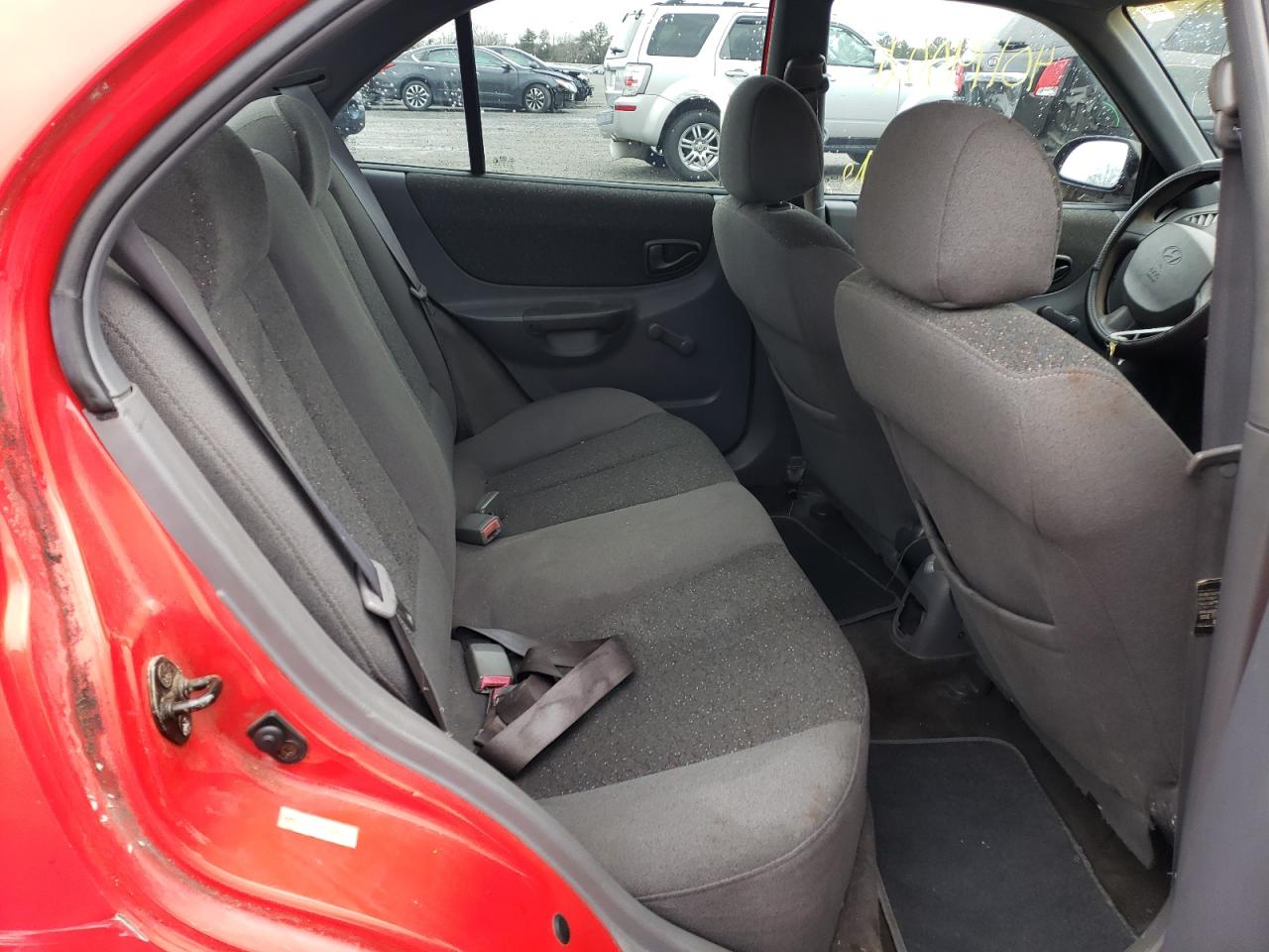 Photo 6 from auction – 2001 HYUNDAI ACCENT GL with VIN KMHCG45C01U208100