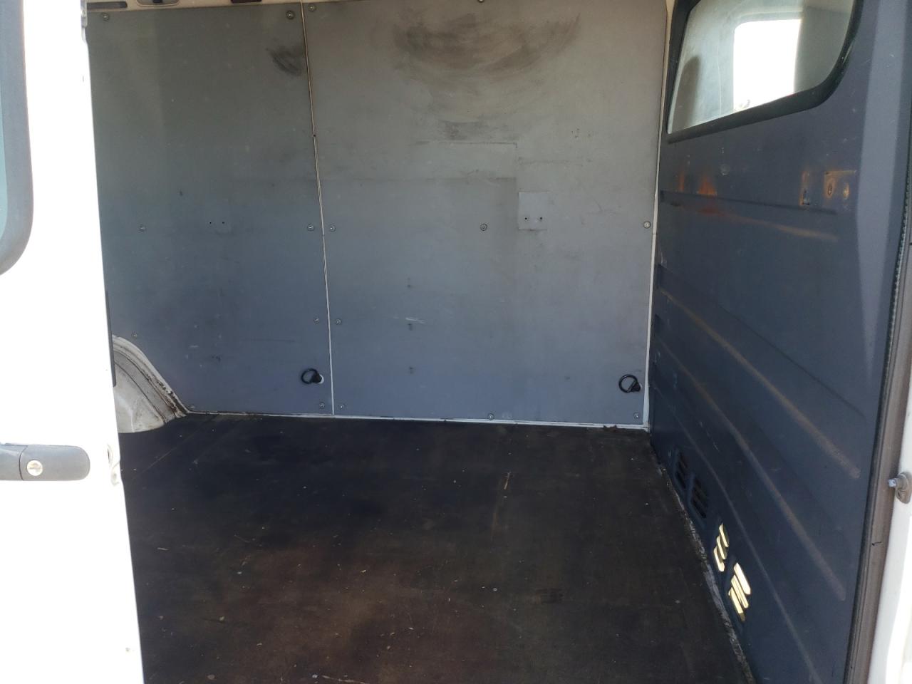 Photo 6 from auction – 2004 DODGE SPRINTER with VIN WD2PD644X45692374