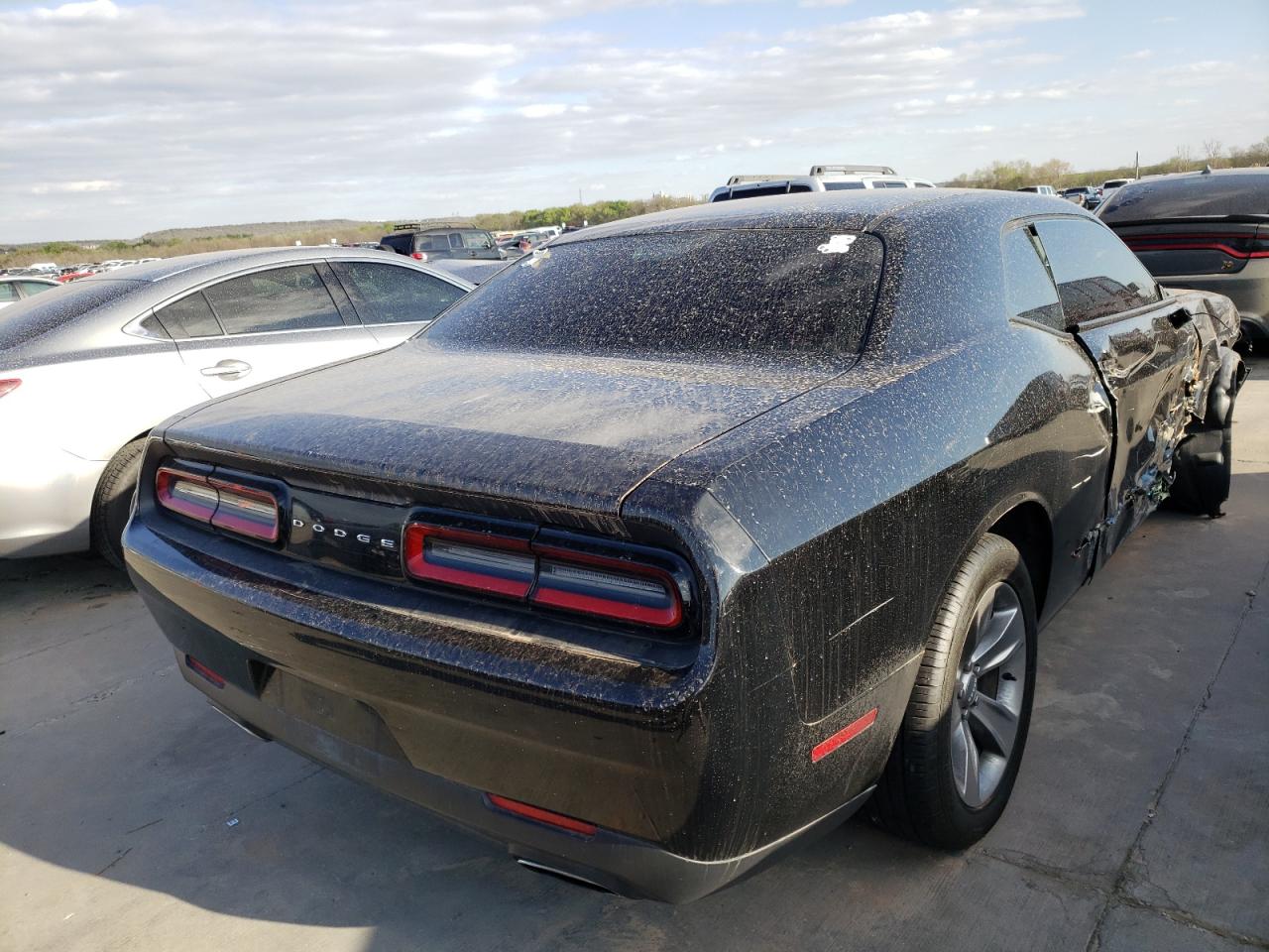 Photo 4 from auction – 2017 DODGE CHALLENGER with VIN 2C3CDZAG0HH594649
