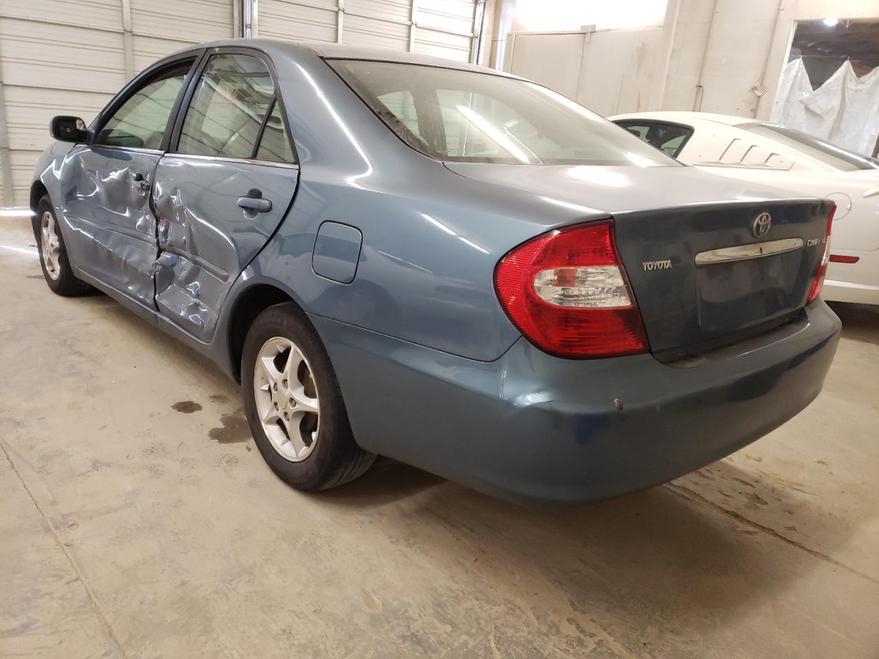 Photo 3 from auction – 2002 TOYOTA CAMRY LE with VIN 4T1BE32K72U557022