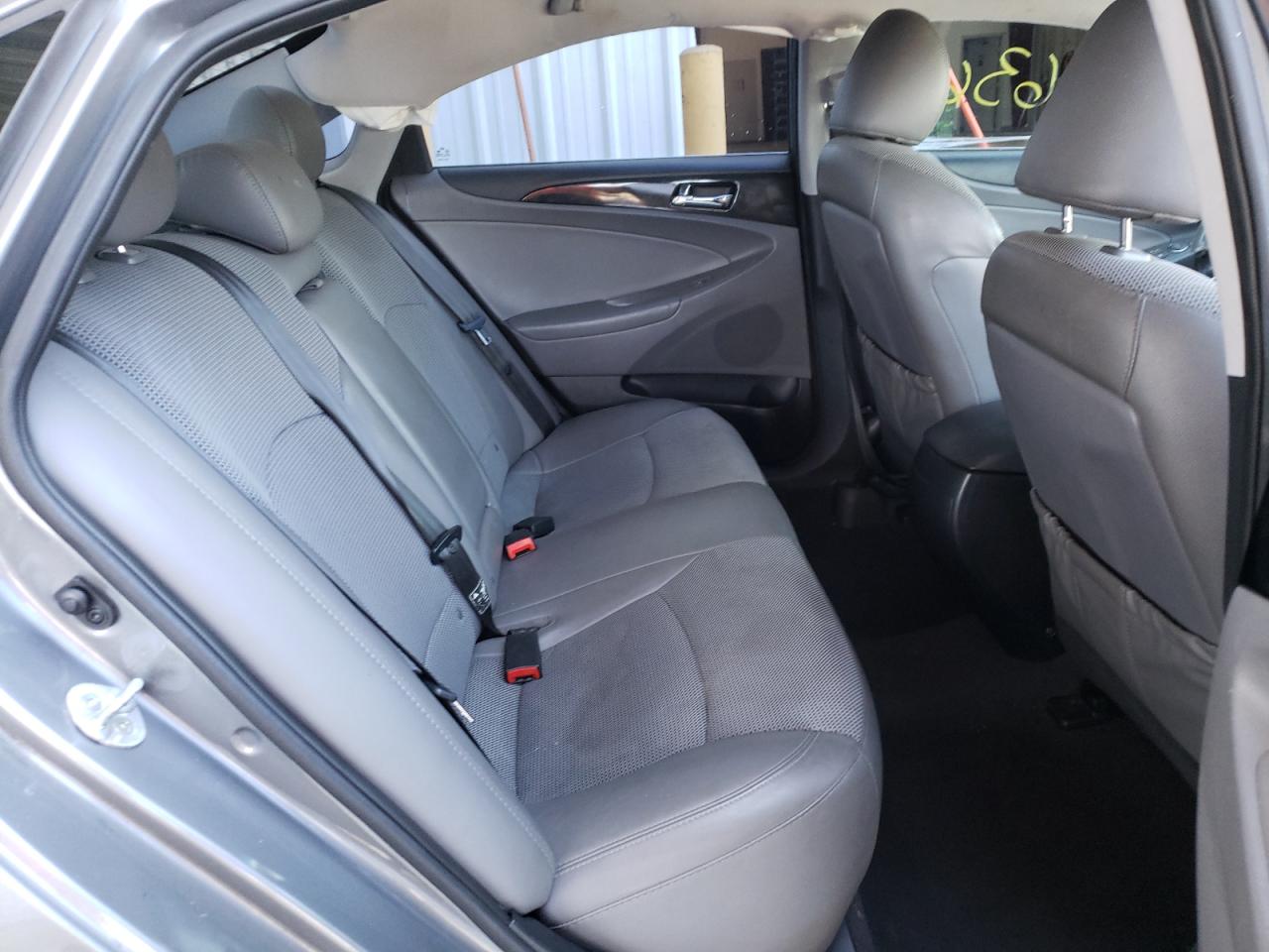 Photo 6 from auction – 2014 HYUNDAI SONATA SE with VIN 5NPEC4AC4EH929342