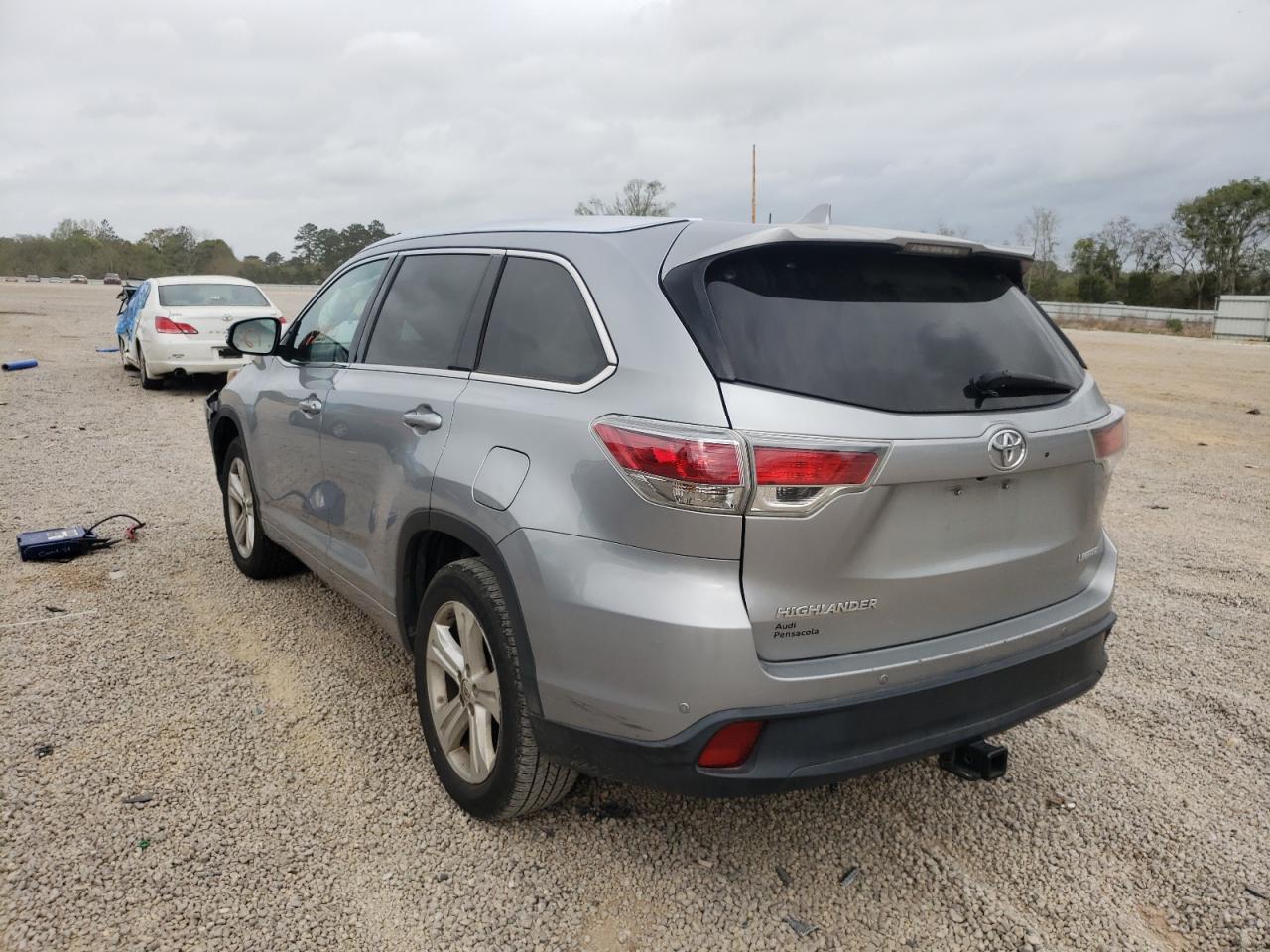 Photo 3 from auction – 2015 TOYOTA HIGHLANDER with VIN 5TDYKRFH7FS074911