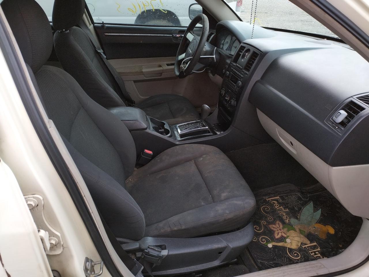 Photo 5 from auction – 2005 CHRYSLER 300 with VIN 2C3JA43R35H137430