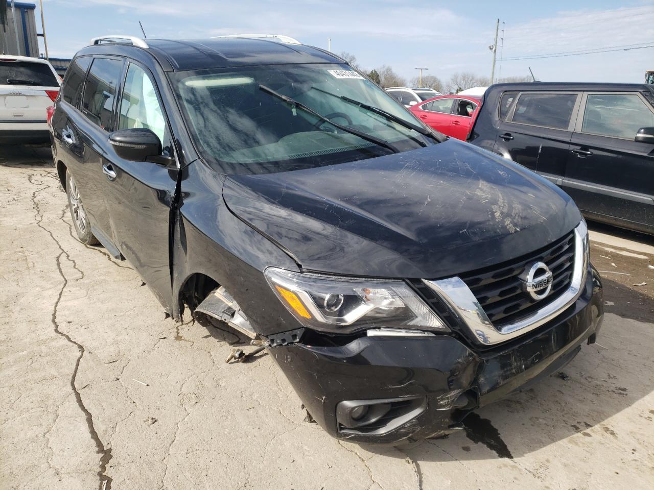 NISSAN PATHFINDER 2018 with VIN 5N1DR2MM1JC633148 - Photo from auction