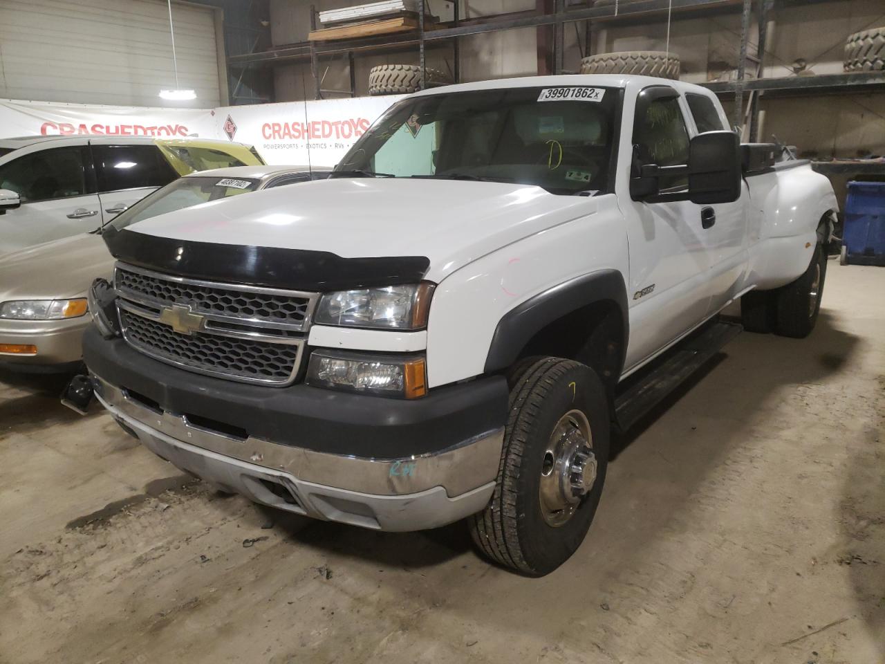 Photo 2 from auction – 2005 CHEVROLET SILVERADO with VIN 1GCHK39U45E274753
