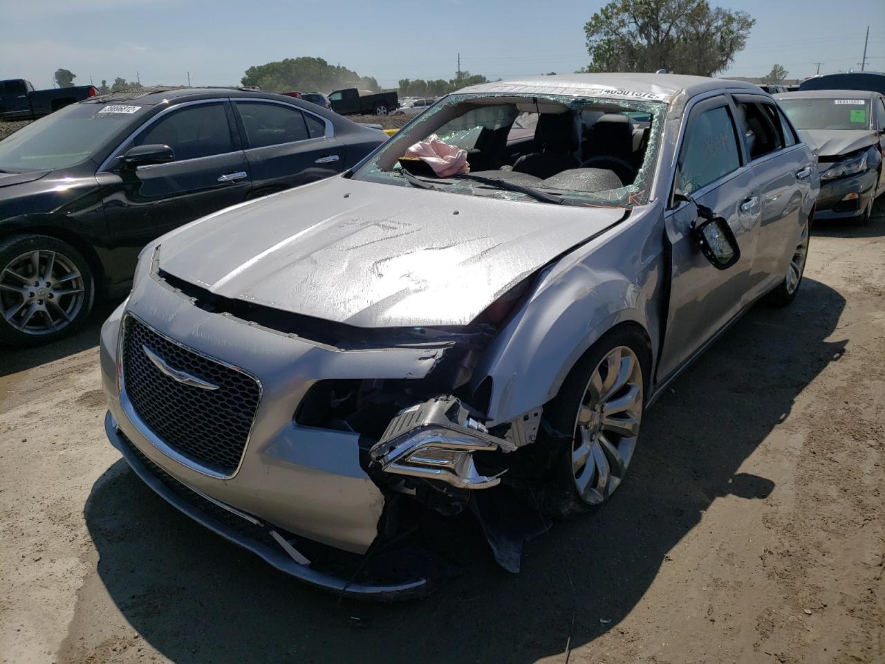 Photo 2 from auction – 2018 CHRYSLER 300 LIMITE with VIN 2C3CCAEG1JH140429