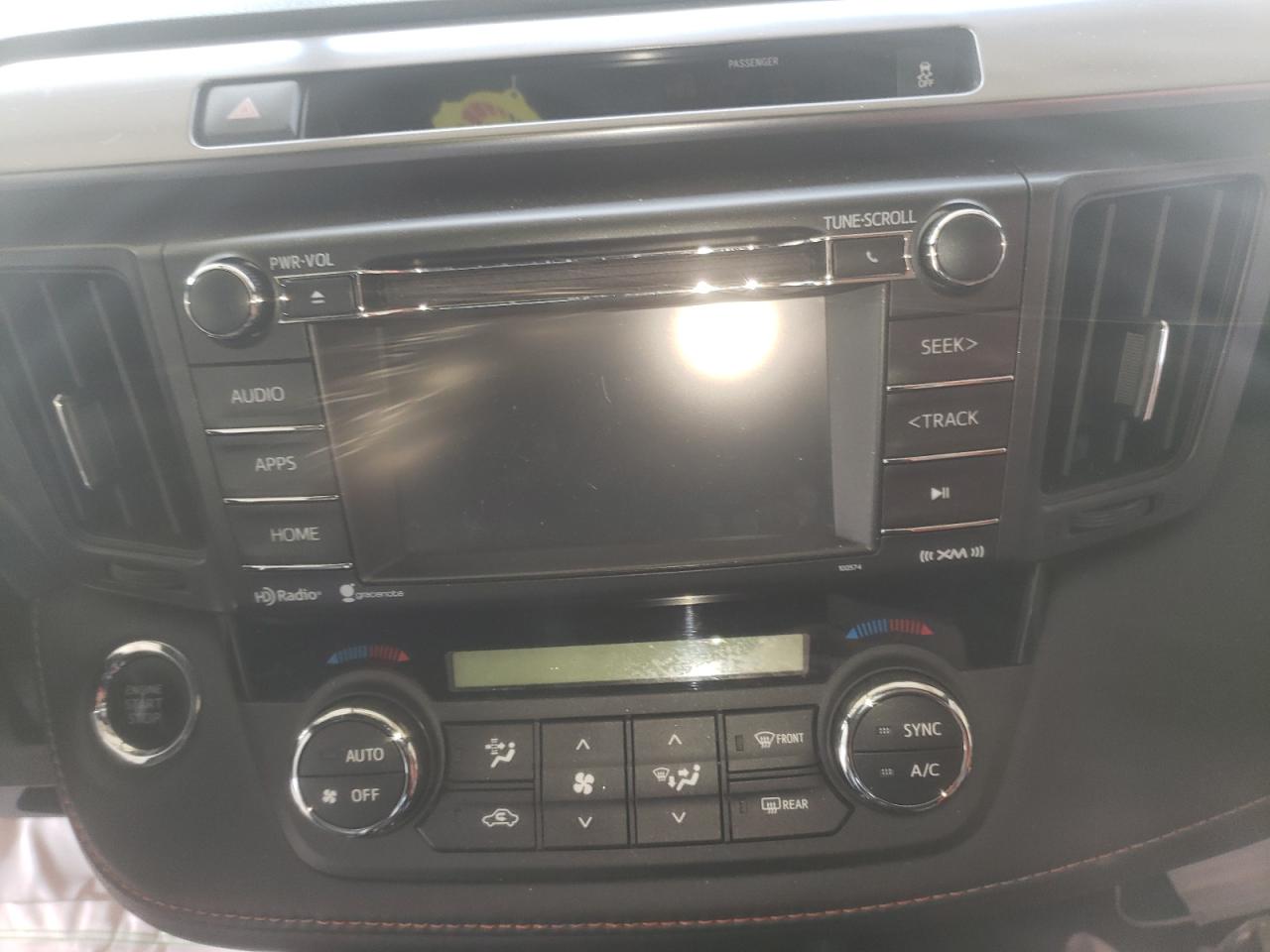 Photo 9 from auction – 2016 TOYOTA RAV4 SE with VIN JTMNFREV4GJ065791