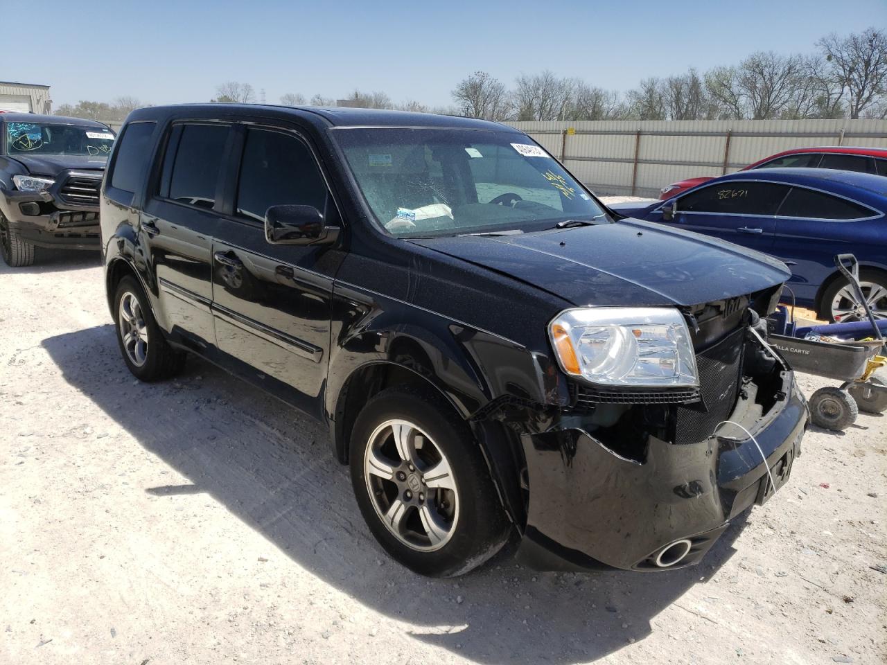 HONDA PILOT SE 2015 with VIN 5FNYF3H35FB034575 - Photo from auction