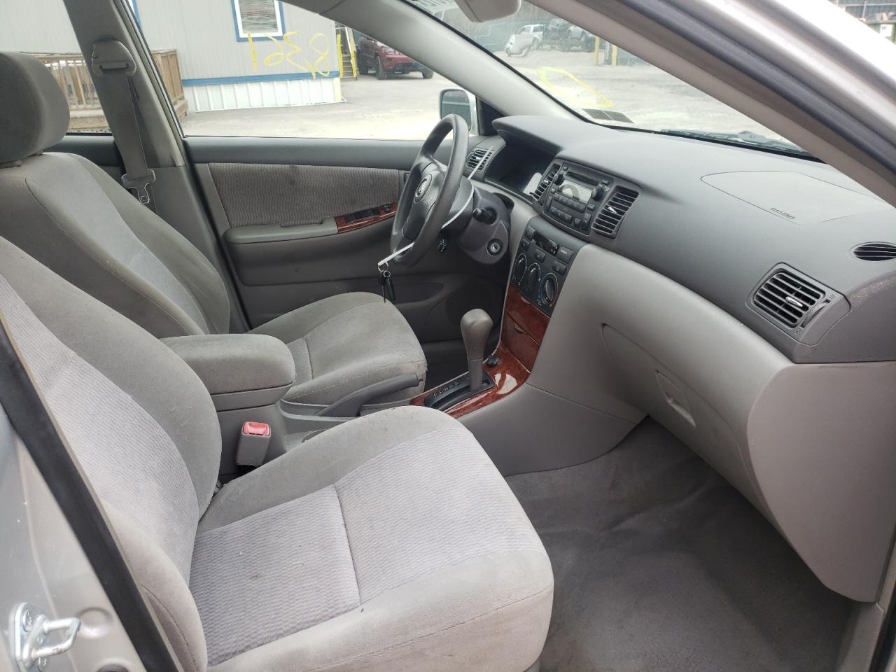 Photo 5 from auction – 2005 TOYOTA COROLLA CE with VIN JTDBR32EX50054115