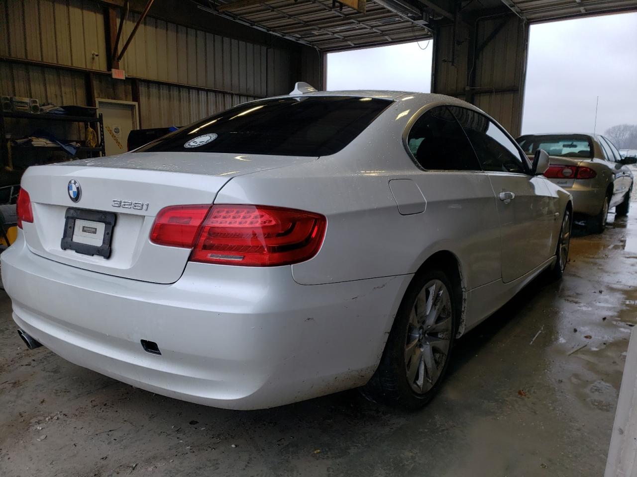 Photo 4 from auction – 2012 BMW 328 XI with VIN WBAKF3C59CE793500