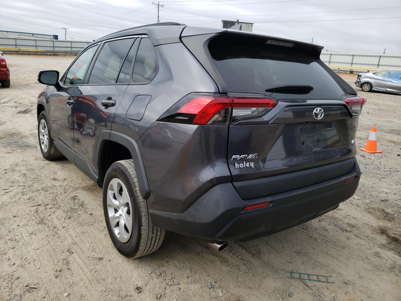 Photo 3 from auction – 2019 TOYOTA RAV4 LE with VIN 2T3K1RFV6KW030700