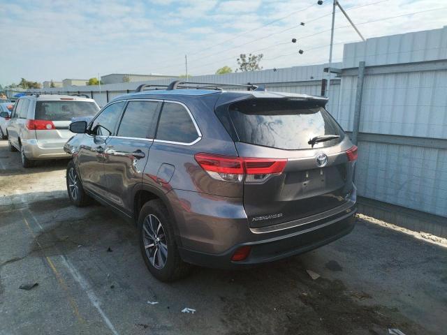 Photo 3 from auction – 2017 TOYOTA HIGHLANDER with VIN 5TDKZRFH5HS516315