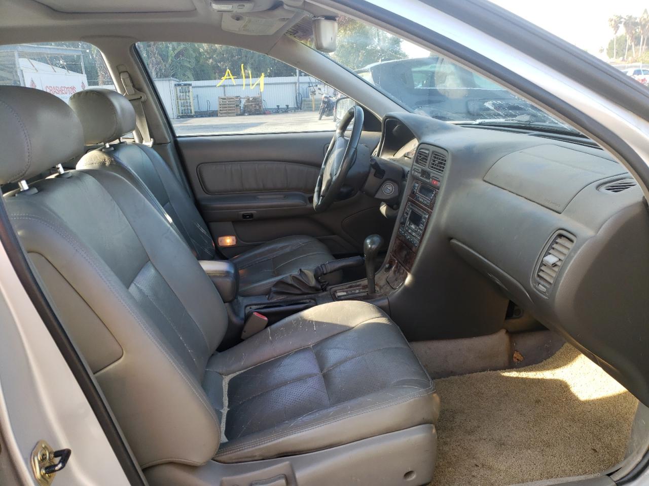 Photo 5 from auction – 1998 INFINITI I30 with VIN JNKCA21A3WT615399