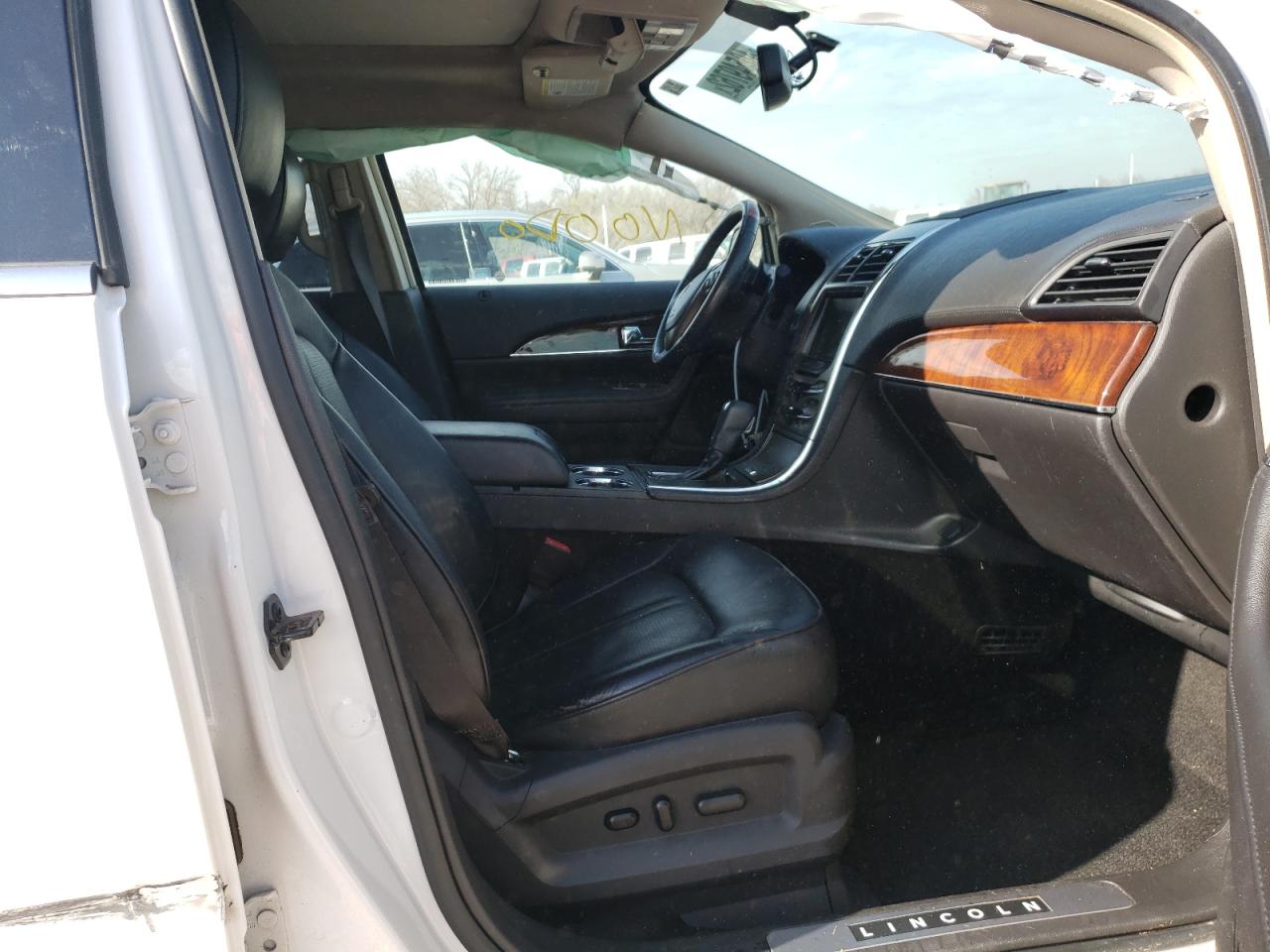 Photo 5 from auction – 2015 LINCOLN MKX with VIN 2LMDJ8JK6FBL21190