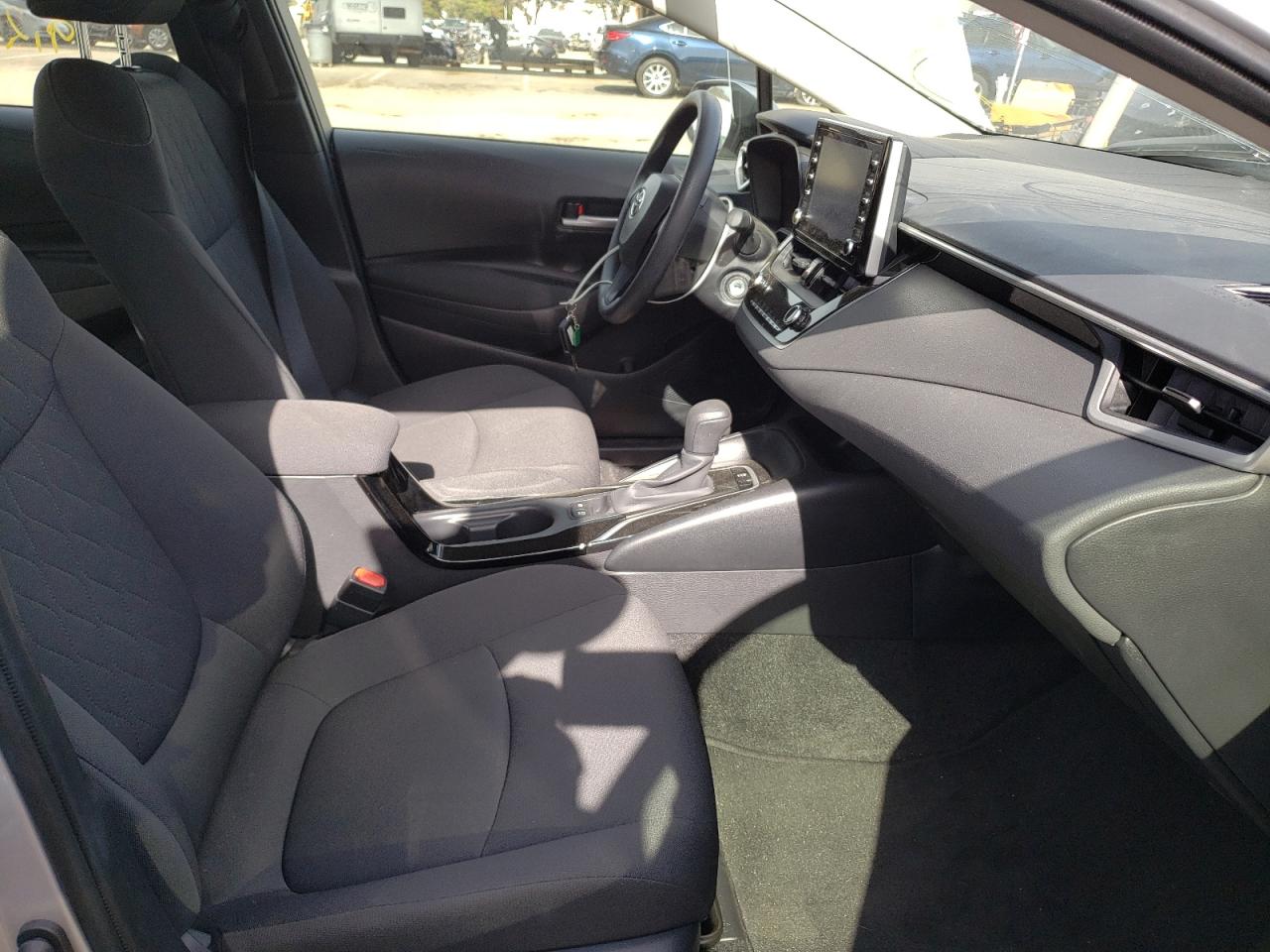 Photo 5 from auction – 2021 TOYOTA COROLLA LE with VIN JTDEPMAE3MJ154348