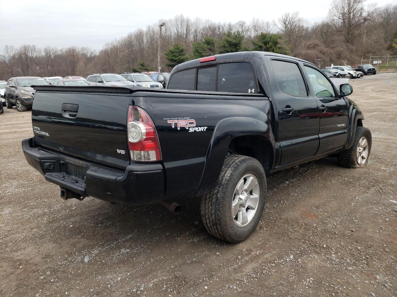 Photo 4 from auction – 2011 TOYOTA TACOMA DOU with VIN 3TMLU4EN3BM075868