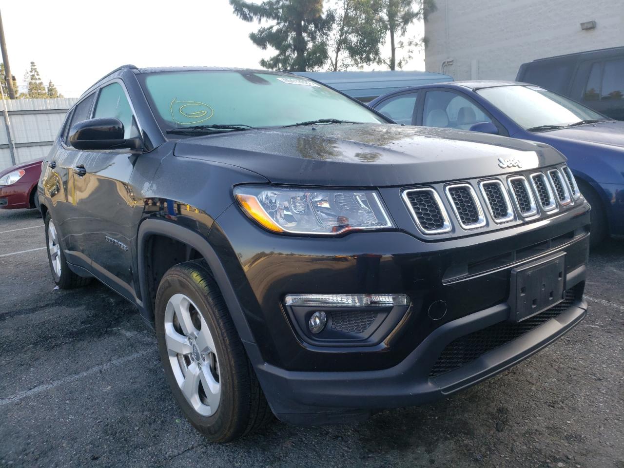 JEEP COMPASS LA 2019 with VIN 3C4NJCBBXKT820059 - Photo from auction