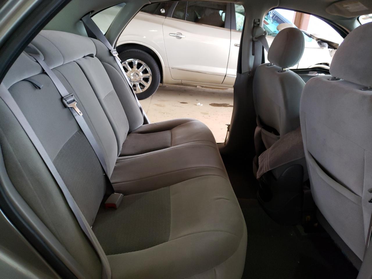 Photo 6 from auction – 2004 FORD TAURUS SE with VIN 1FAFP53U94A107569