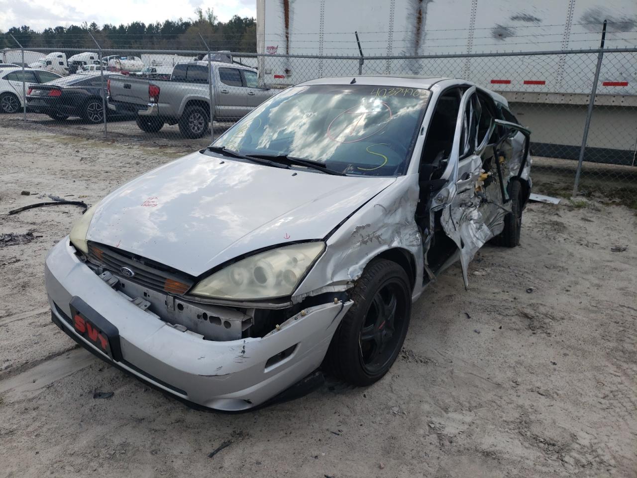 Photo 2 from auction – 2004 FORD FOCUS ZX5 with VIN 3FAHP30574R121082