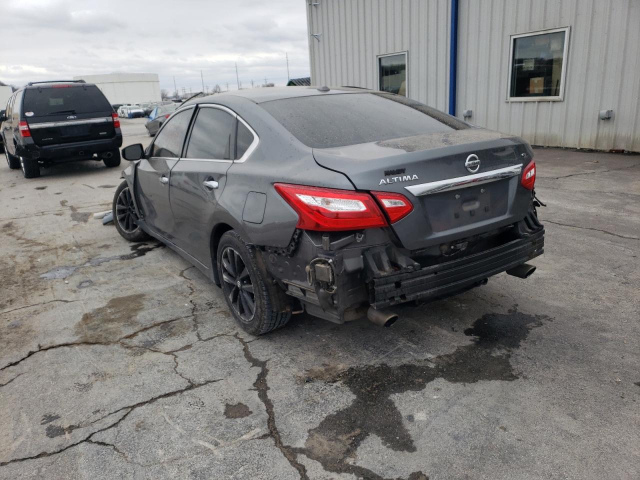 Photo 3 from auction – 2017 NISSAN ALTIMA 2.5 with VIN 1N4AL3AP6HC163440