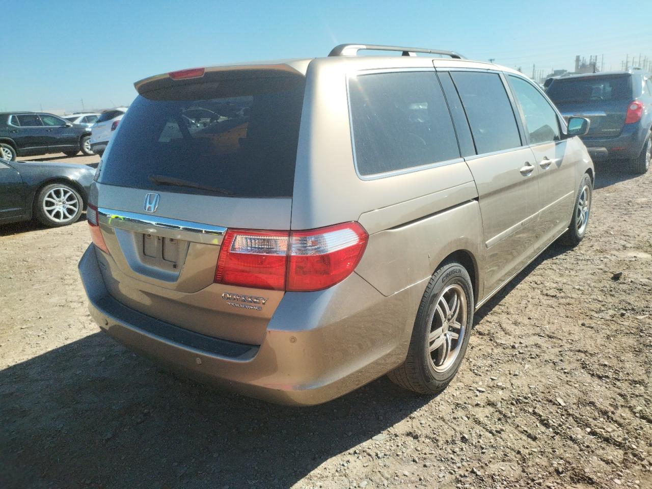 Photo 4 from auction – 2005 HONDA ODYSSEY with VIN 5FNRL38825B037313