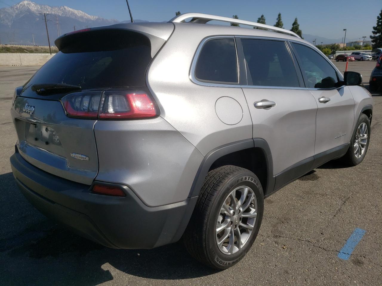 Photo 4 from auction – 2019 JEEP CHEROKEE L with VIN 1C4PJLLB9KD387766
