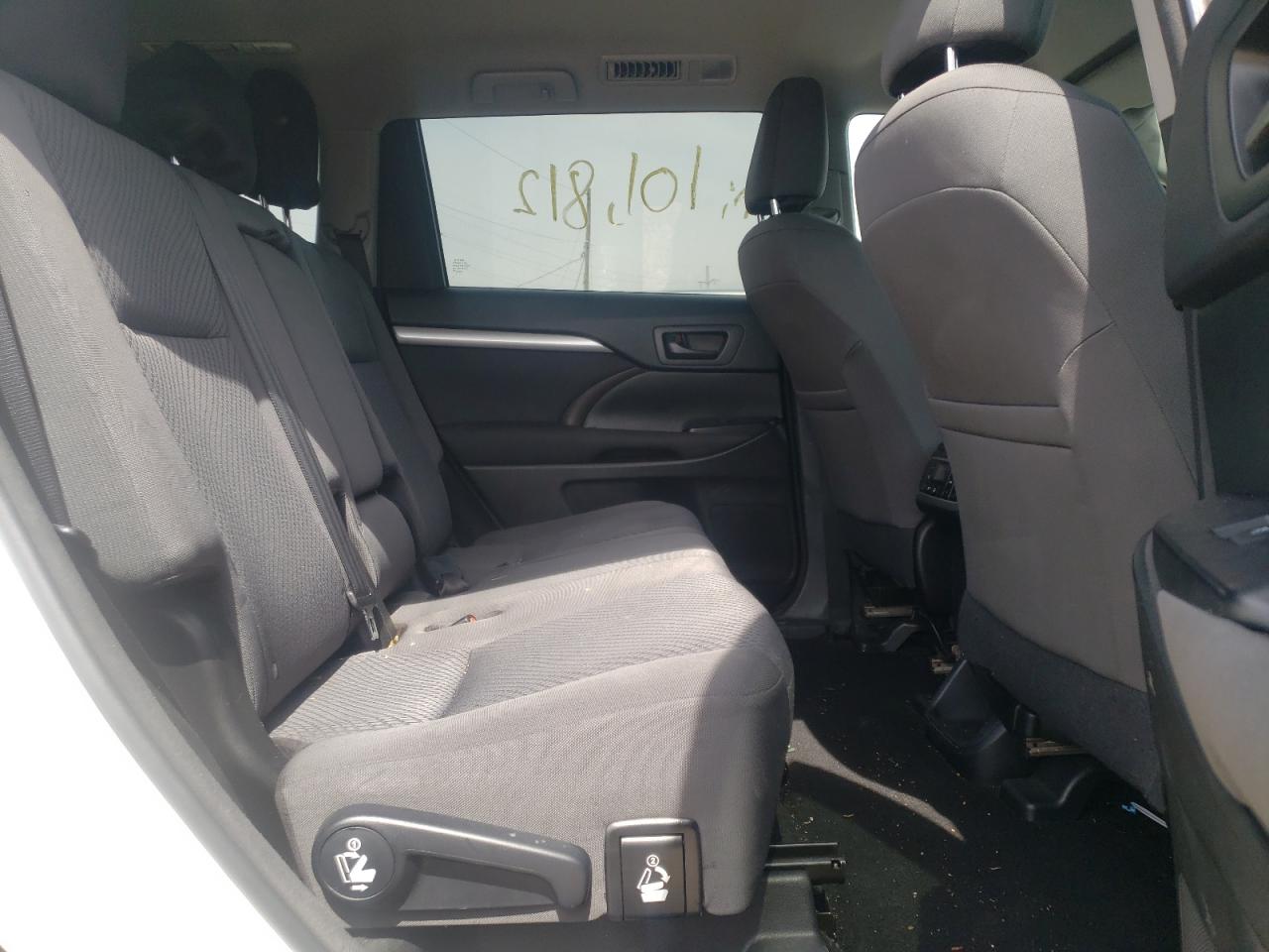 Photo 6 from auction – 2016 TOYOTA HIGHLANDER with VIN 5TDZARFHXGS017367