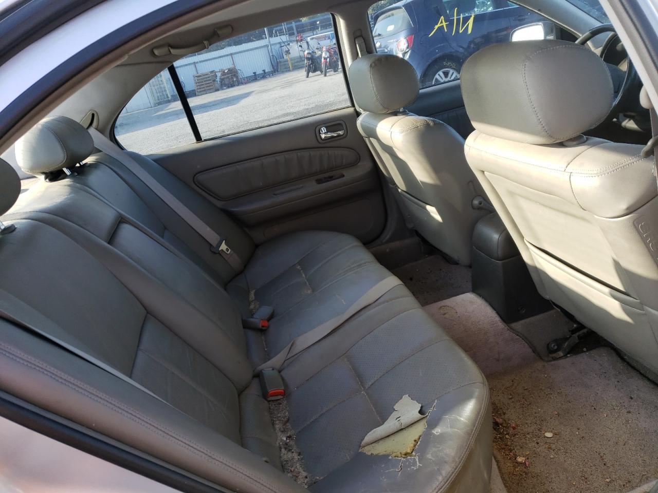 Photo 6 from auction – 1998 INFINITI I30 with VIN JNKCA21A3WT615399