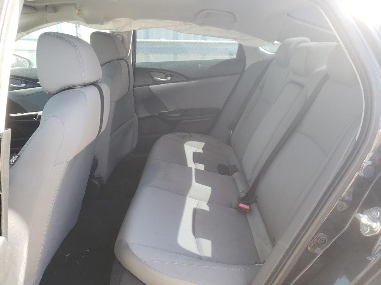 Photo 6 from auction – 2018 HONDA CIVIC EX with VIN 19XFC2F72JE008742