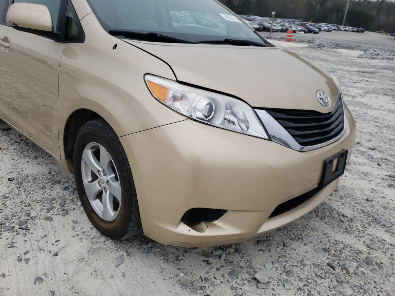 Photo 9 from auction – 2011 TOYOTA SIENNA LE with VIN 5TDKK3DC3BS141735