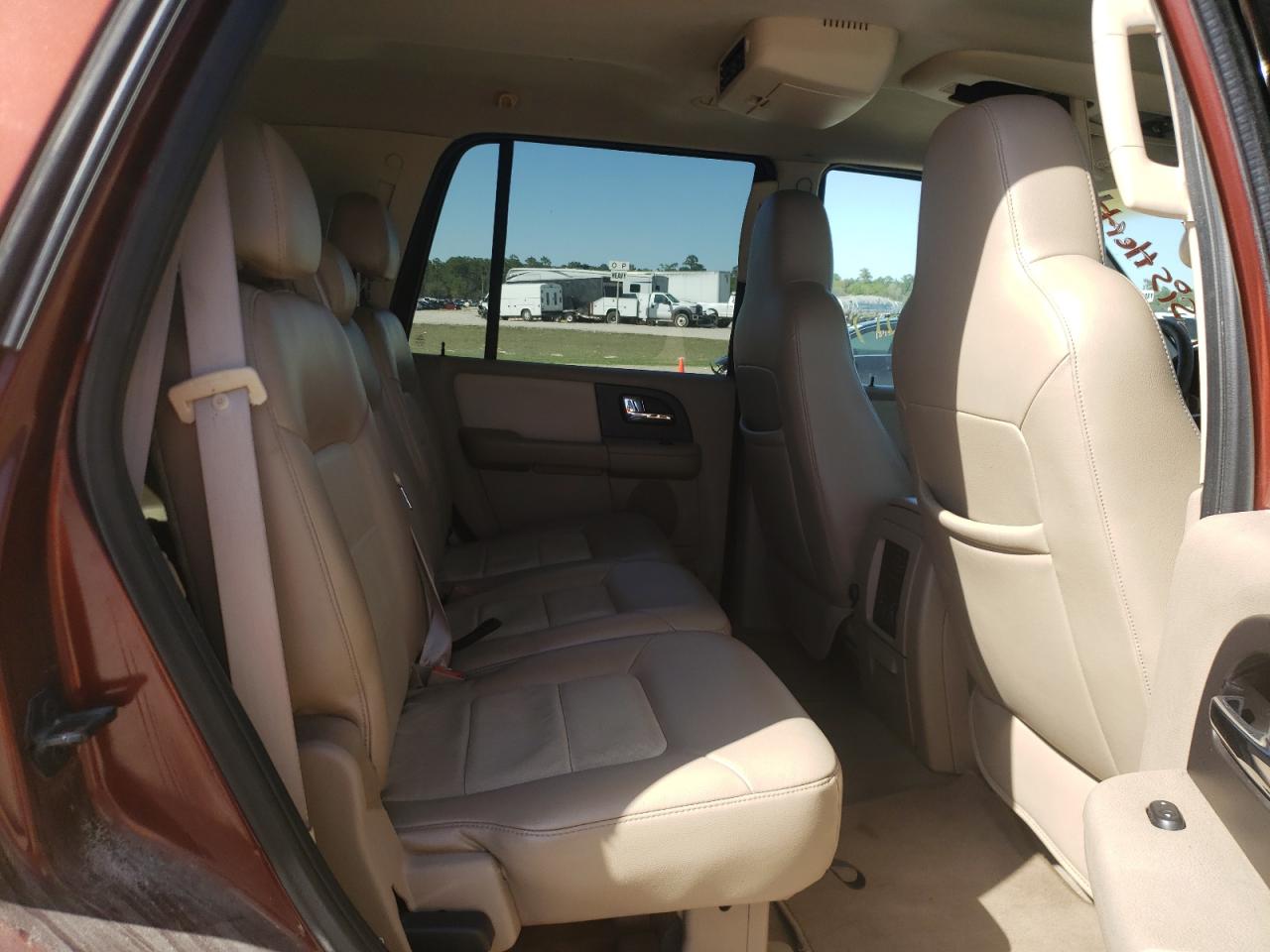 Photo 6 from auction – 2006 FORD EXPEDITION with VIN 1FMFU17526LA63173