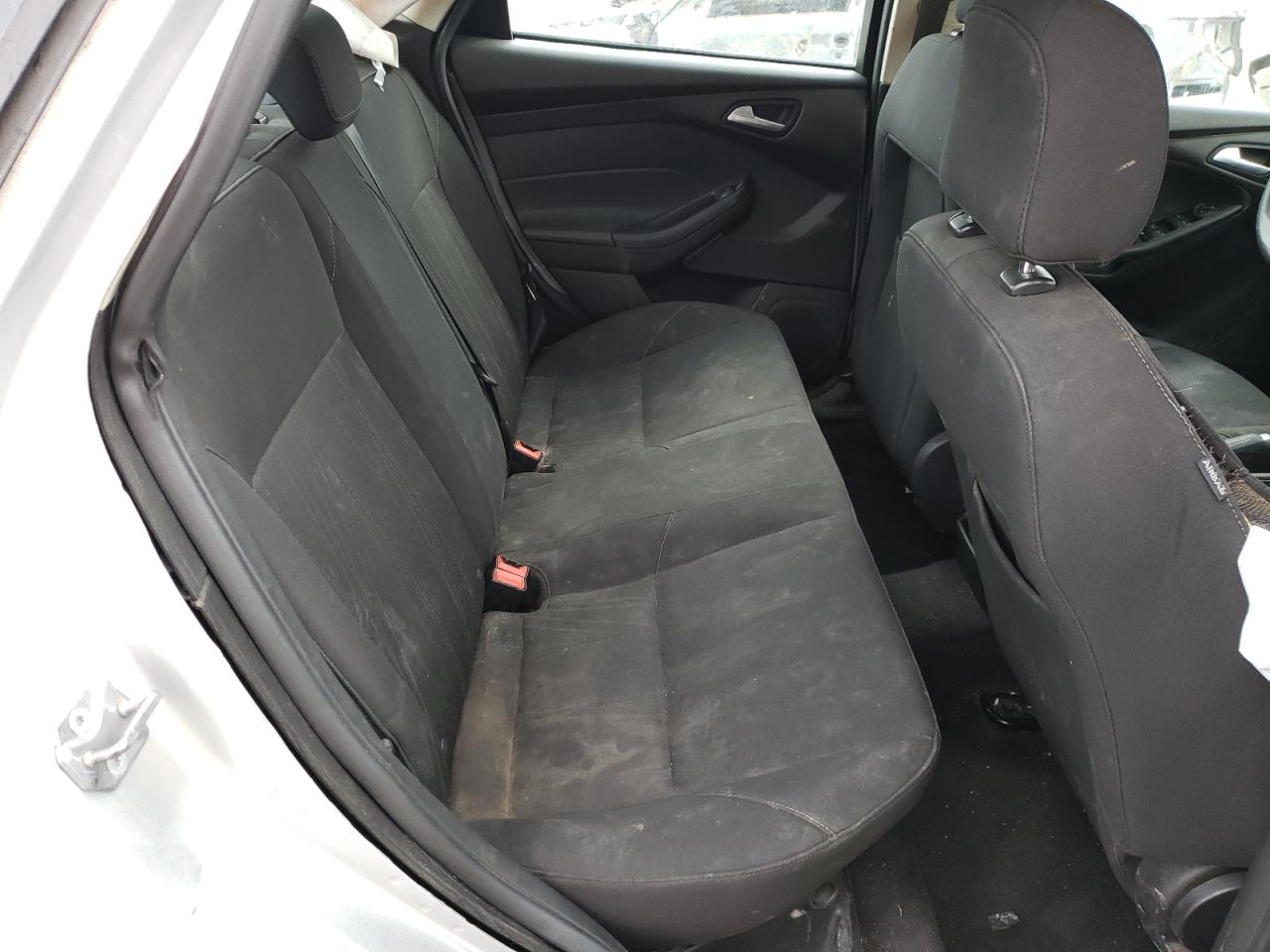 Photo 6 from auction – 2016 FORD FOCUS SE with VIN 1FADP3F20GL208157