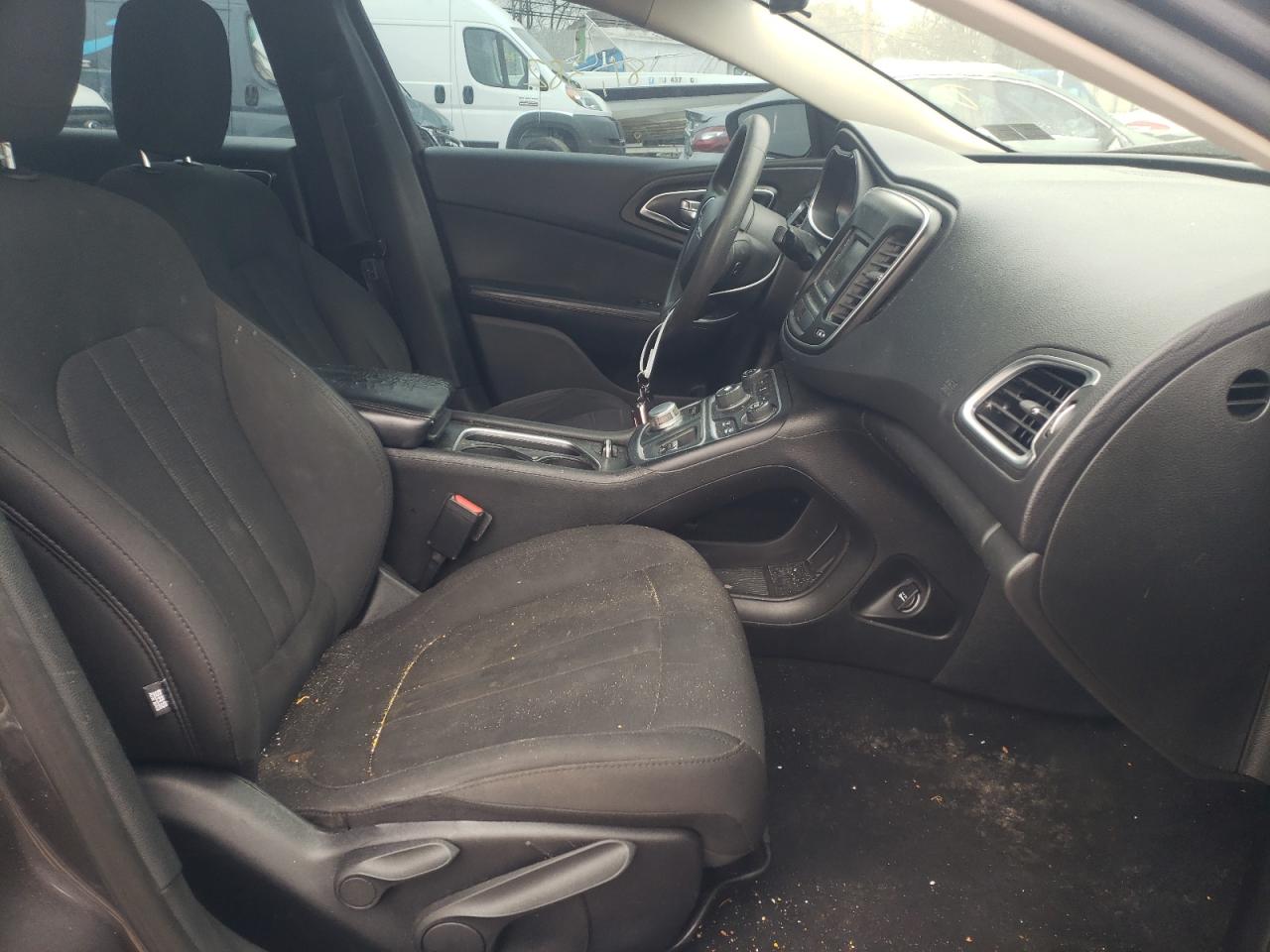 Photo 5 from auction – 2016 CHRYSLER 200 LIMITE with VIN 1C3CCCAB4GN128247