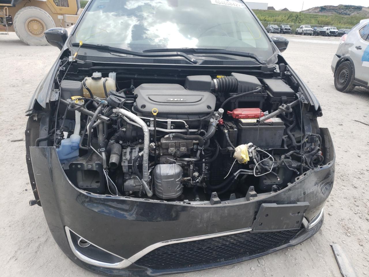 Photo 9 from auction – 2017 CHRYSLER PACIFICA T with VIN 2C4RC1BG7HR721903